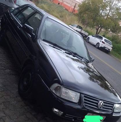 VOLKSWAGEN SANTANA 1.8 MI 8V GASOLINA 4P MANUAL